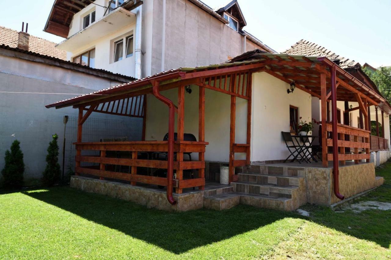 Casa Optim Hotel Calimanesti Exterior photo